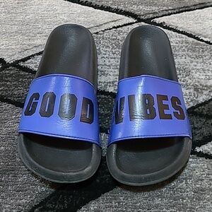VS PINK GOOD VIBES SINGLE STRAP BLUE BLACK LOGO SLIDES SANDALS